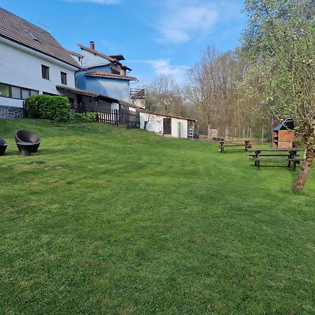 Alojamiento Con Jardin Y Barbacoa กังกัส เด โอนิส ภายนอก รูปภาพ