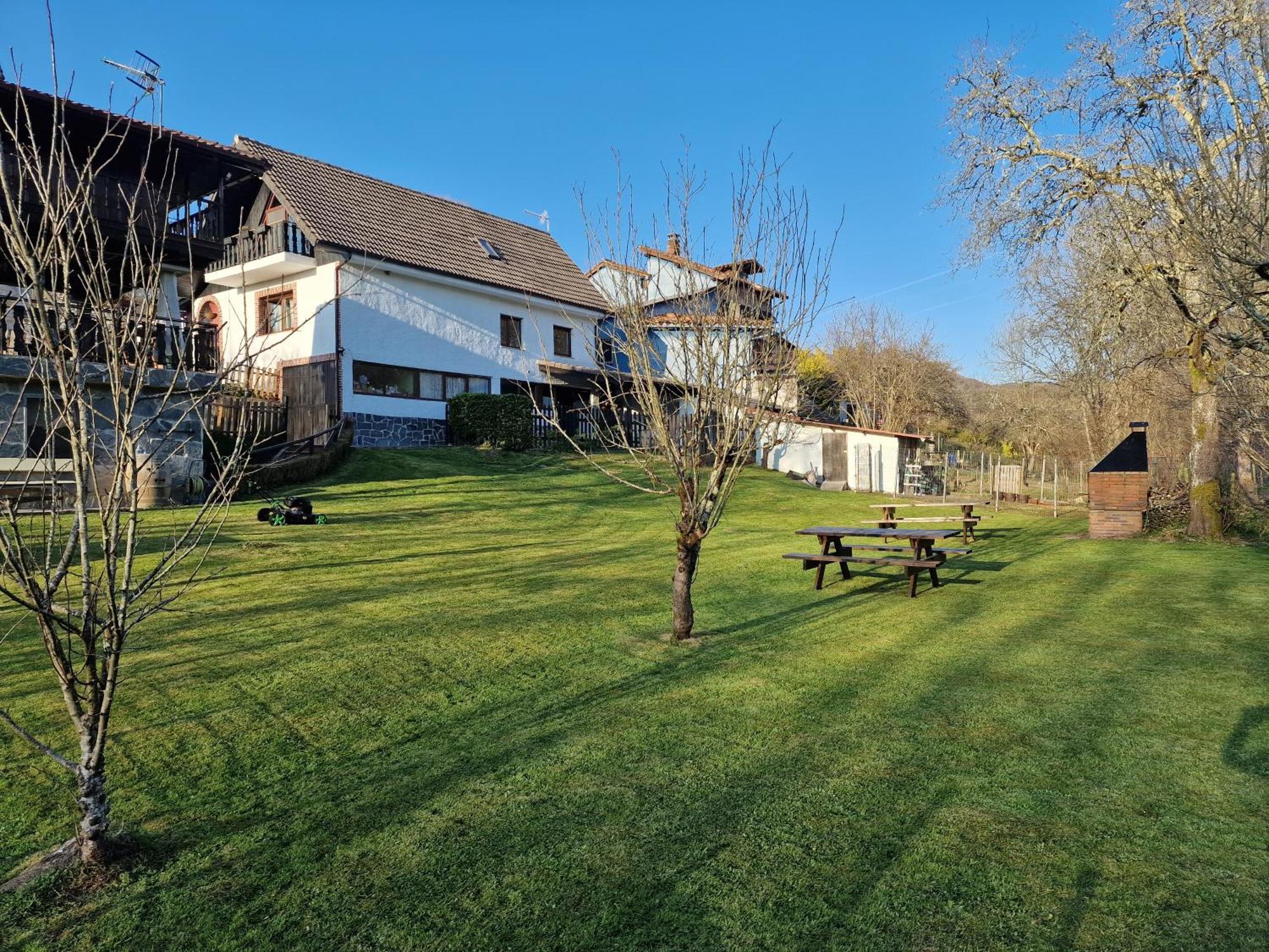 Alojamiento Con Jardin Y Barbacoa กังกัส เด โอนิส ห้อง รูปภาพ